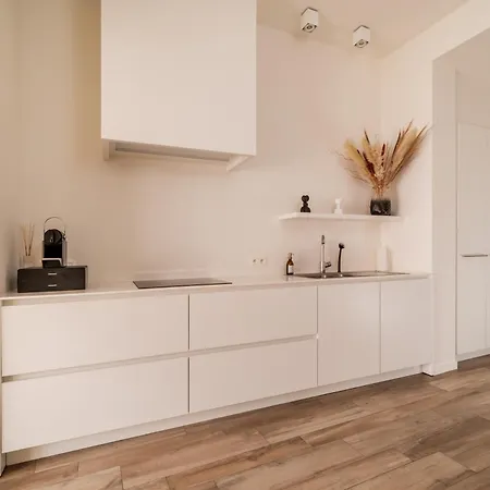 Heritage Apartment *